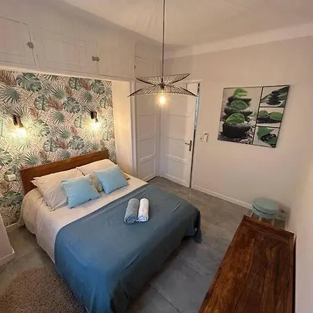 2 Pièces Au Centre D'antibes. * Antibes