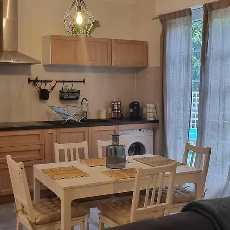 2 Pièces Au Centre D'antibes. * Antibes